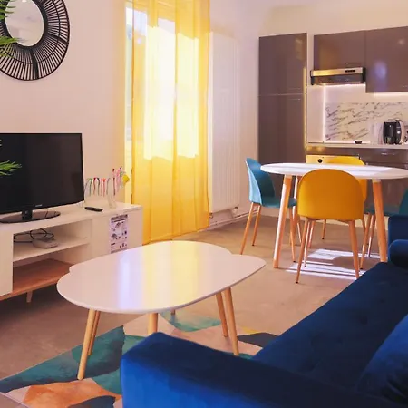 L'aventure: Gaming Haven With Arcade, Billiards & Family-friendly Amenities *
