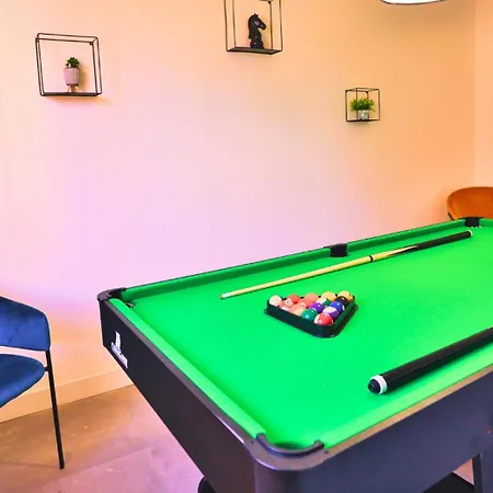 Ideal Pour Professionnels & Familles - Travail & Loisirs - Borne Arcade - Billard - Jeux Video - Wifi Fibre - Netflix & - Experience Unique - Jeu Bonus Offert ! Appartement Saint-Etienne (Loire)