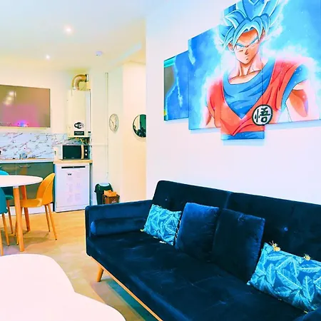 Ideal Pour Professionnels & Familles - Travail & Loisirs - Borne Arcade - Billard - Jeux Video - Wifi Fibre - Netflix & - Experience Unique - Jeu Bonus Offert ! Appartement