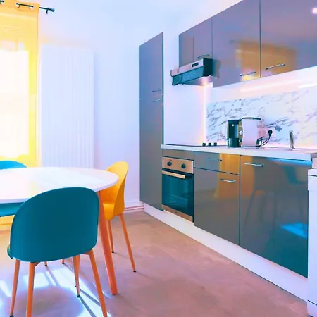 Ideal Pour Professionnels & Familles - Travail & Loisirs - Borne Arcade - Billard - Jeux Video - Wifi Fibre - Netflix & - Experience Unique - Jeu Bonus Offert ! Appartement Saint-Etienne (Loire)