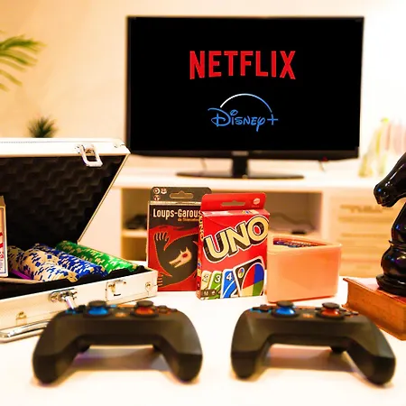 Ideal Pour Professionnels & Familles - Travail & Loisirs - Borne Arcade - Billard - Jeux Video - Wifi Fibre - Netflix & - Experience Unique - Jeu Bonus Offert ! Appartement *