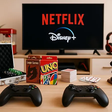 Ideal Pour Professionnels & Familles - Travail & Loisirs - Borne Arcade - Billard - Jeux Video - Wifi Fibre - Netflix & - Experience Unique - Jeu Bonus Offert ! Appartement Saint-Etienne (Loire)