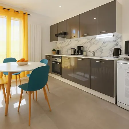 L'aventure: Gaming Haven With Arcade, Billiards & Family-friendly Amenities * Saint-Etienne (Loire)